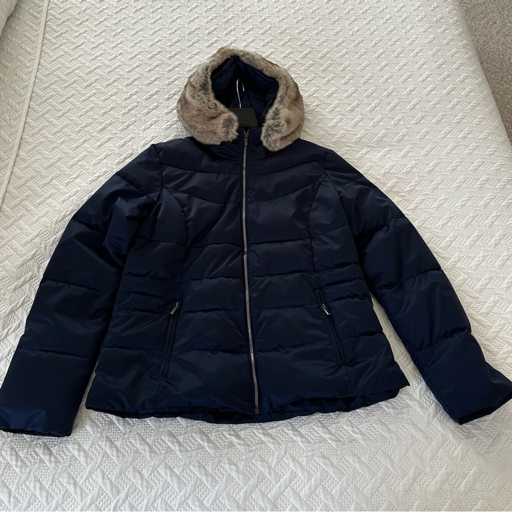 Elegant Obermeyer Navy  Jacket with Faux Fur Collar